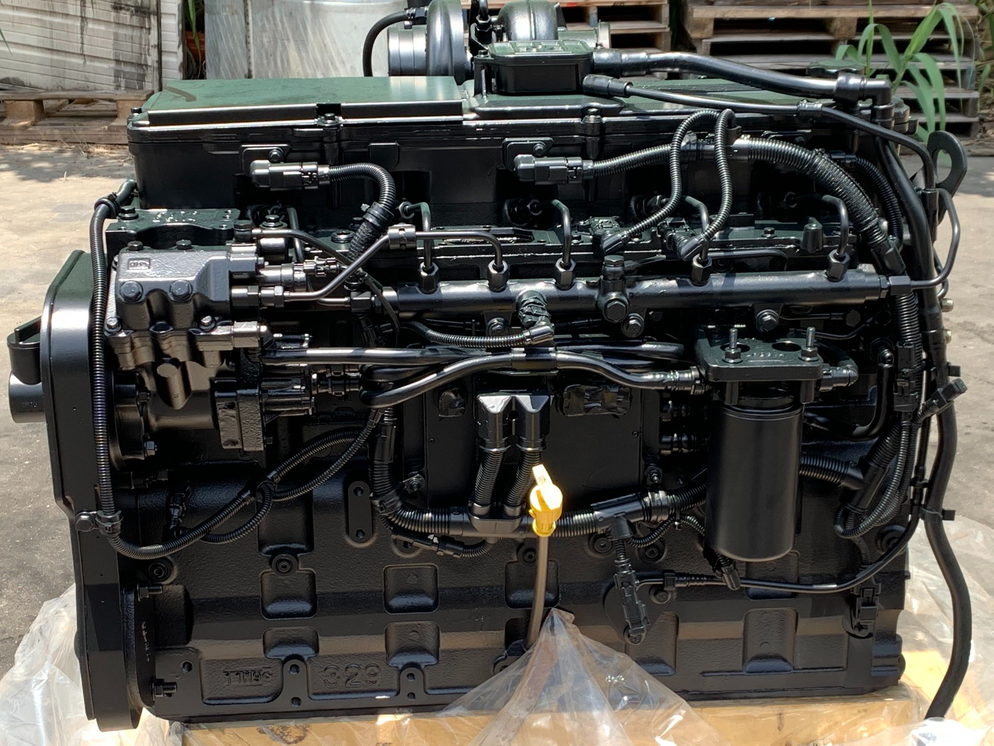 6732-21-1820 Plug Head SAA6D114E Komatsu Motor Su Tapası Silindir Kapak İş Makinası Yedek Parça