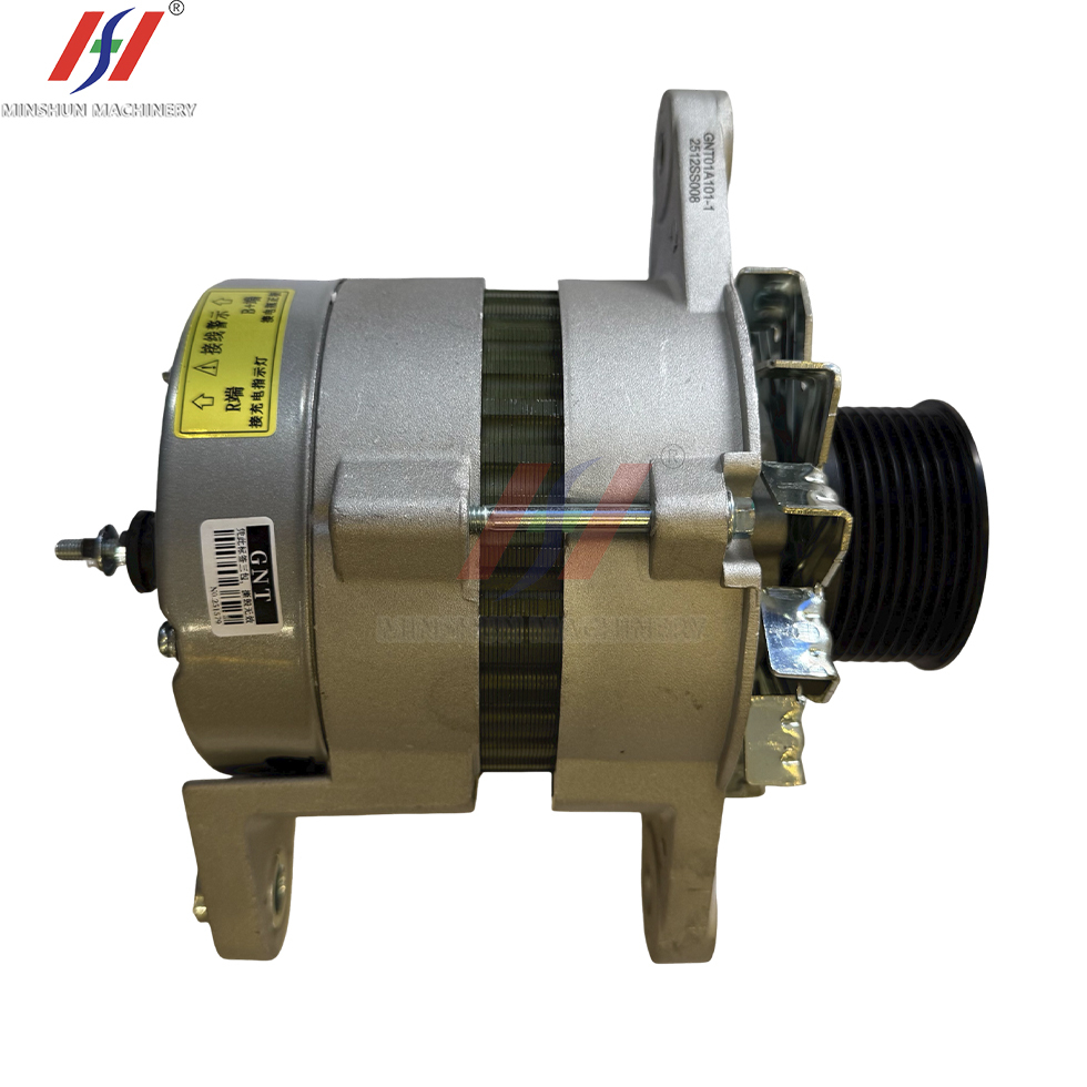 600-825-3161 Alternator 35A PC350LC-6 KOMATSU SAA6D108 Motor Şarj dinamosu İş Makinası Yedek Parça