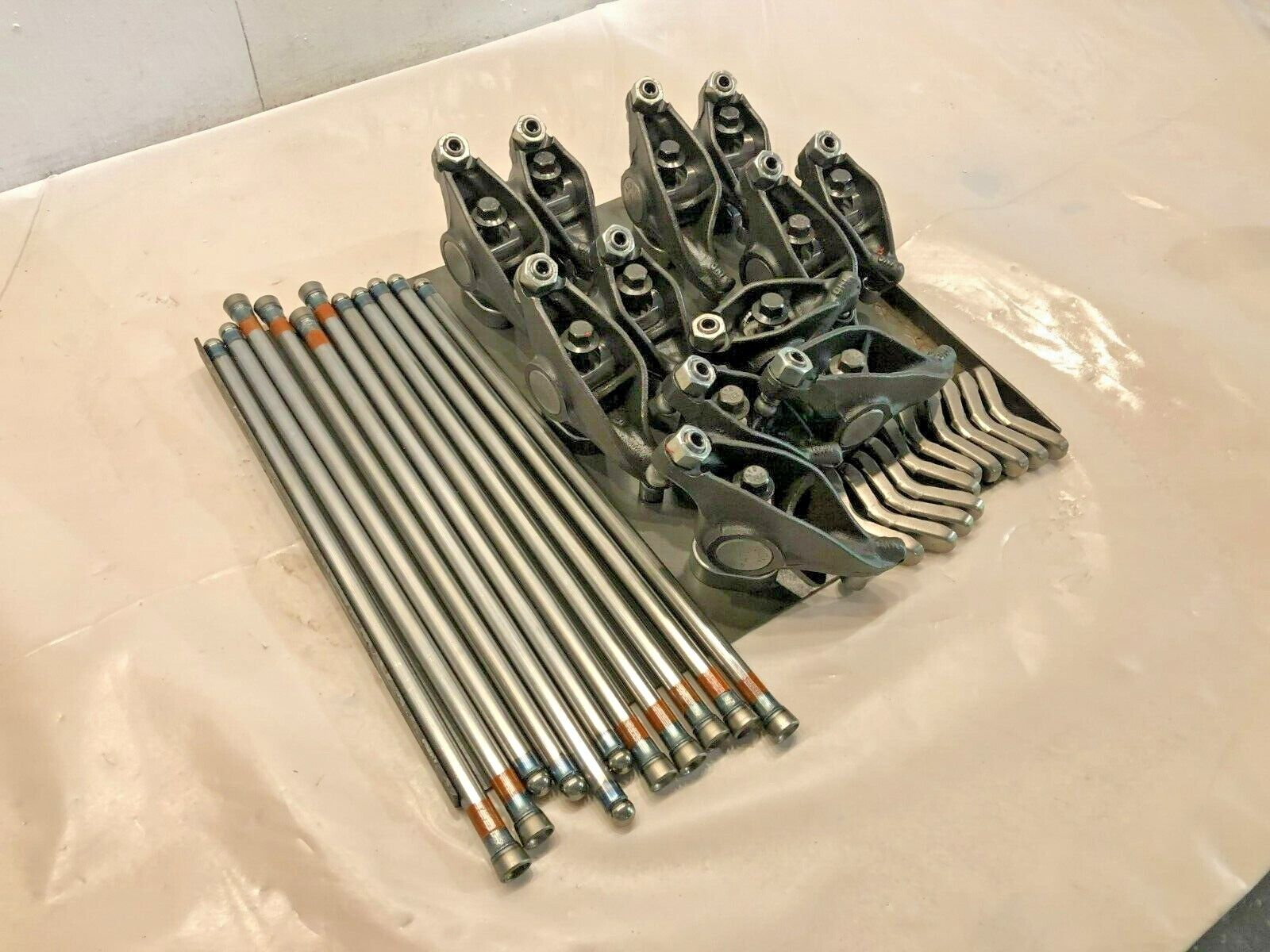 4928699 Shaft Rocker QSB5.9 Cummins Motor Külbütör Mili İş Makinası Yedek Parça