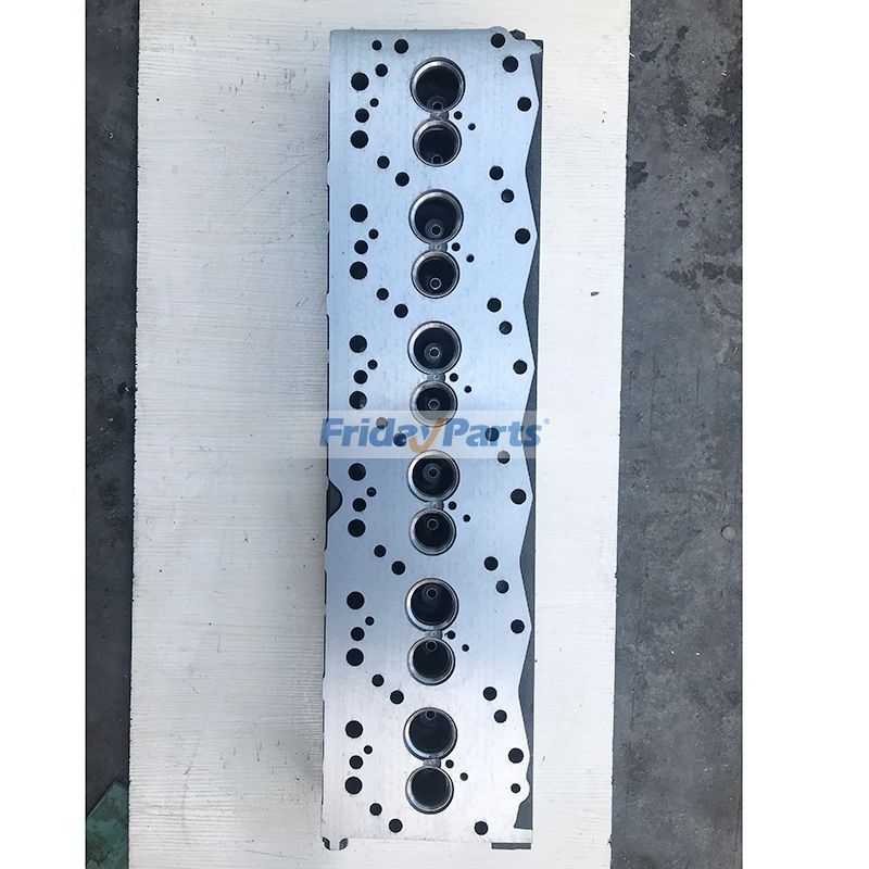 6221-11-1201 Silindir Kapak S6D108 KOMATSU Motor İş Makinası Yedek Parça
