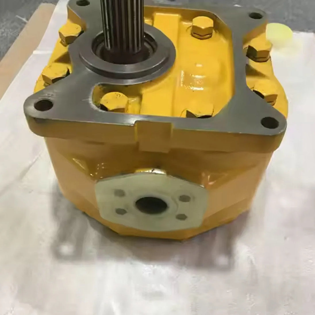07446-66103 Hidrolik Pompa  ŞAnzıman KOMATSU D155A-1 Hydraulic Pump Transmision D155A-1 İş Makinası Yedek Parça