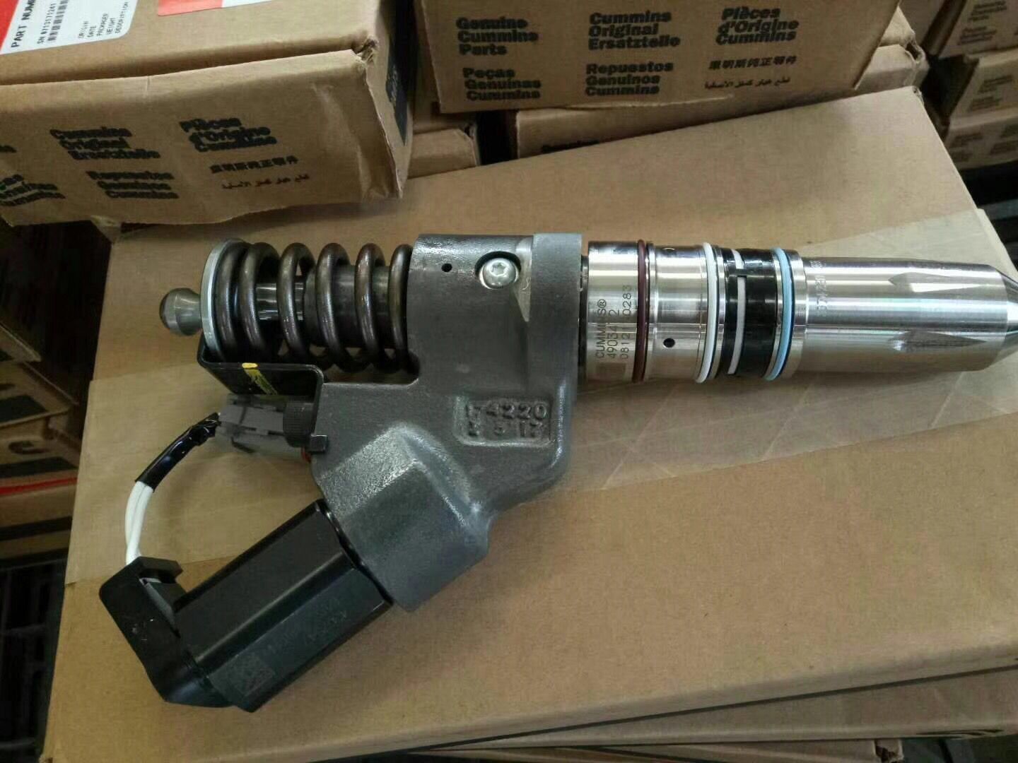 4025249 Injector CUMMINS Enjektör İş Makinası Yedek Parça