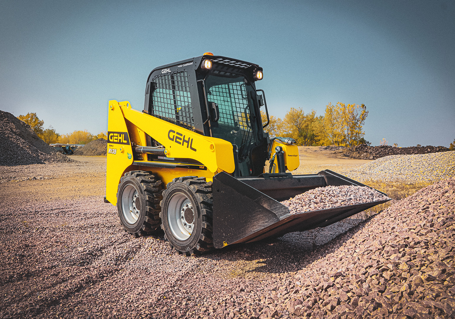 GEHL R135 Skid Steer Loder 4TNV88C-KMS Tier IV Yanmar Motor Yedek Parcaları İş Makinası Yedek Parça