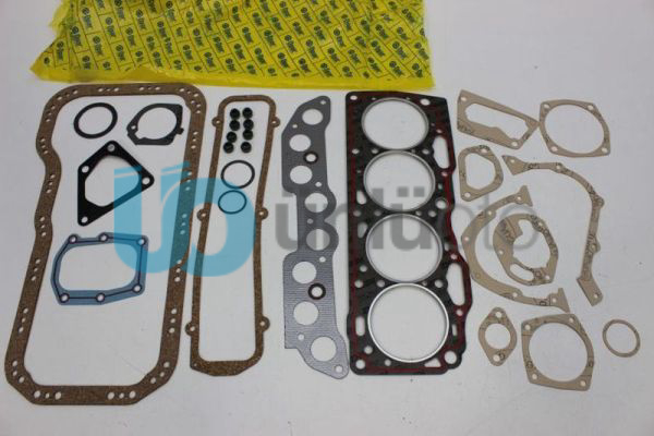 6742-01-0670 Üst Takım Conta SA6D114E Komatsu Motor İş Makinası Yedek Parça